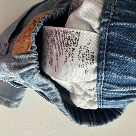 Levi's Boys Youth Elastic Waist Blue Jean Shorts Size 7 Light Wash EUC - Picture 4 of 4